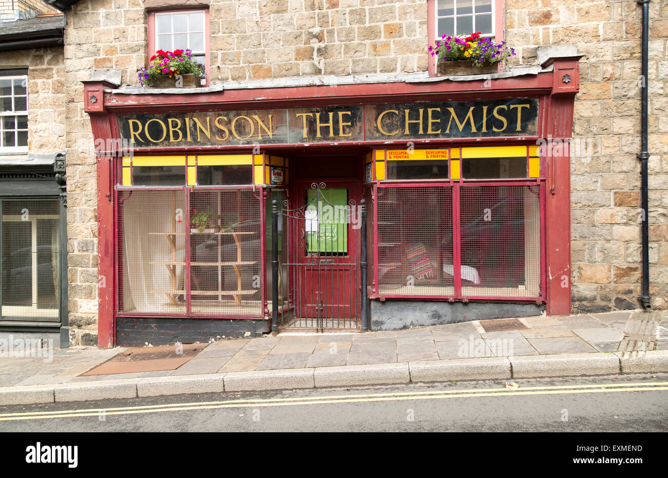 Negozio chiuso in Blaenavon città patrimonio mondiale, Lancaster, Monmouthshire, South Wales, Regno Unito Foto Stock
