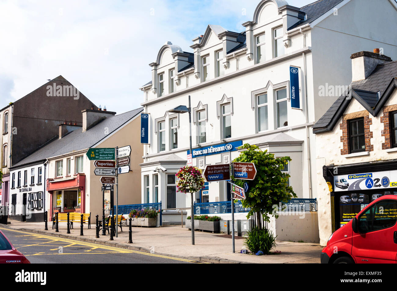 Banca d'Irlanda in un Clochán Liath, Dungloe o Dunglow un Gaeltacht città della Contea di Donegal, Irlanda. Foto Stock