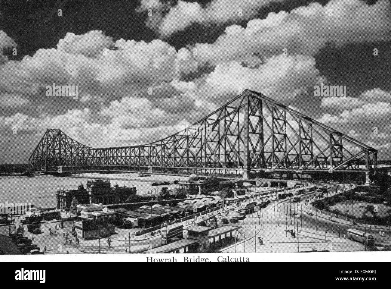 Ponte Howrah sul fiume Hooghly , immagine del vecchio annata del 1900 , Calcutta , Kolkata , Bengala Occidentale , India , Asia Foto Stock