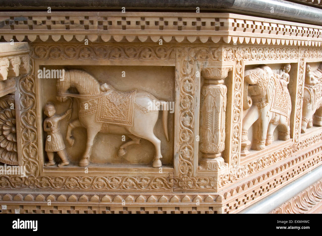 Cavallo scolpito sulla pietra ; Kesar Bagh ; terreno di cremazione reale ; Bundi ; Rajasthan ; India ; Asia Foto Stock