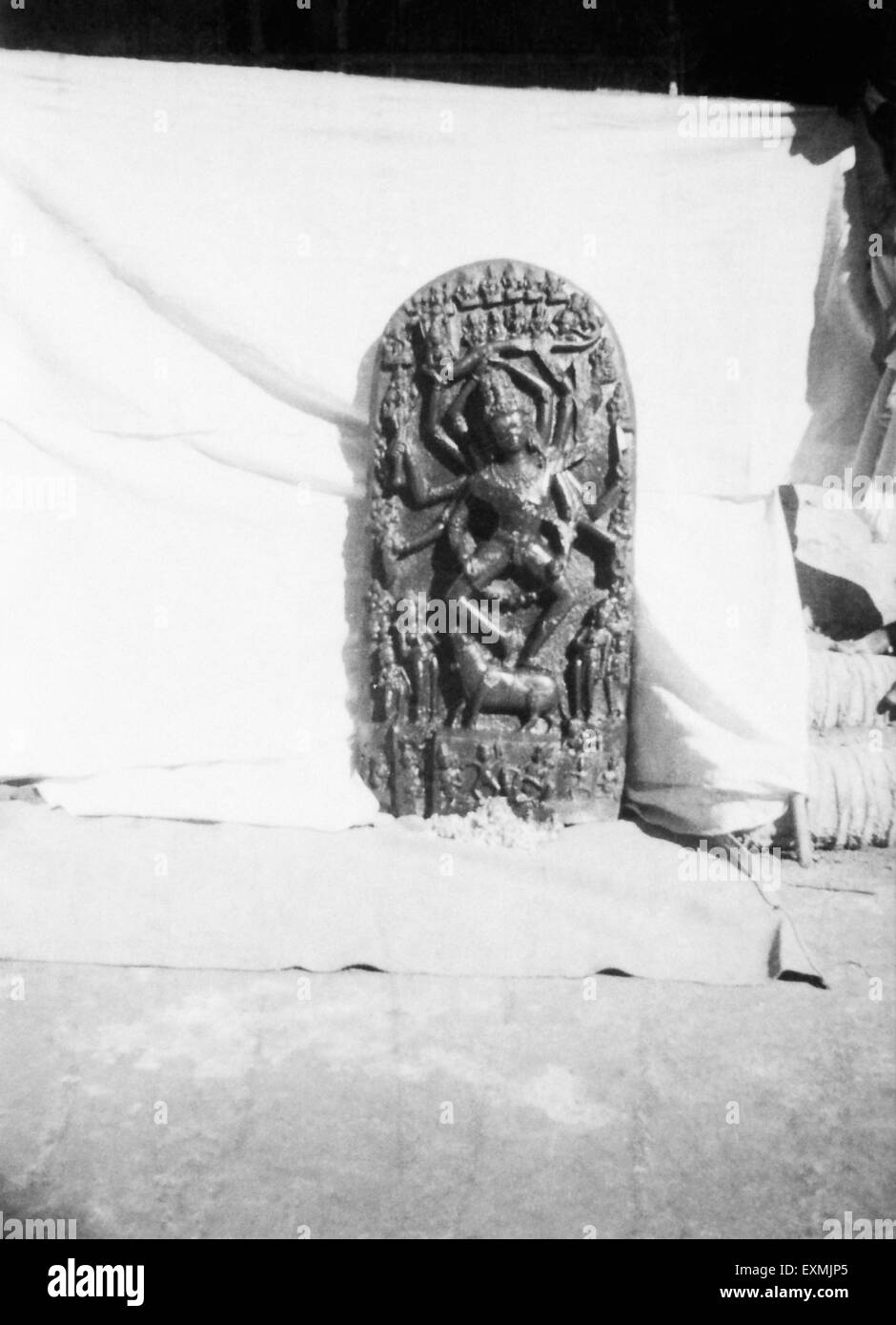 Danza Dio pietra statua, Noakhali, Bhulua, Chittagong, Bengala, Novembre 1946, India, Bangladesh, Asia, vecchia immagine del 1900 Foto Stock