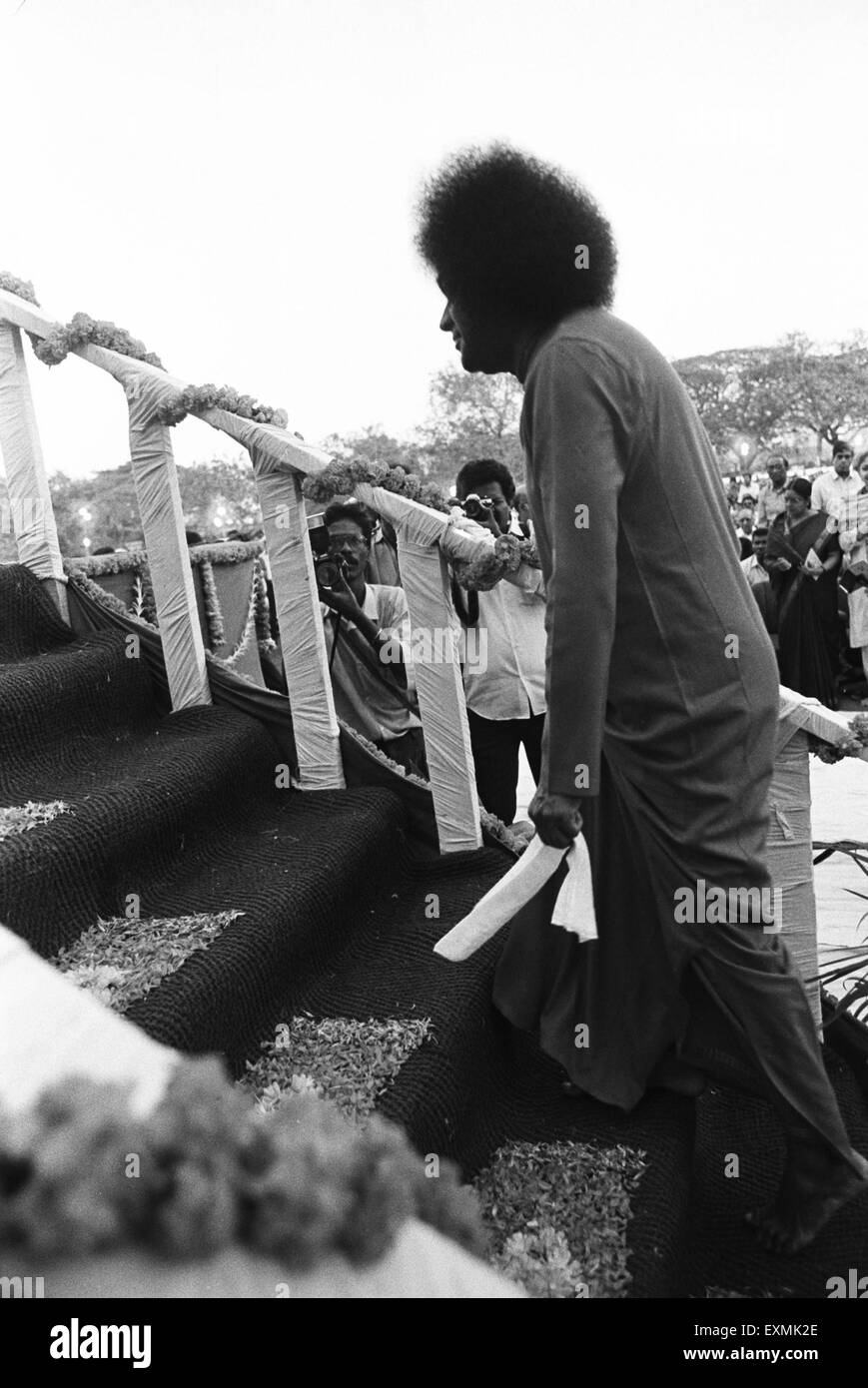 Satya Sai Baba guru indiano leader spirituale e filantropo india Foto Stock