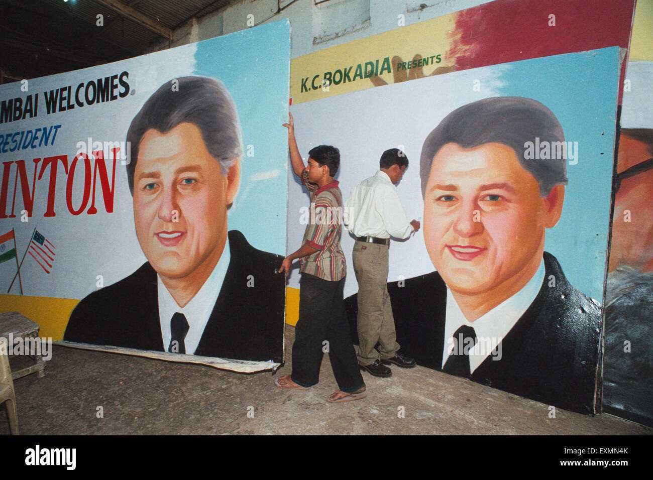 Bill Clinton posters mumbai india Foto Stock