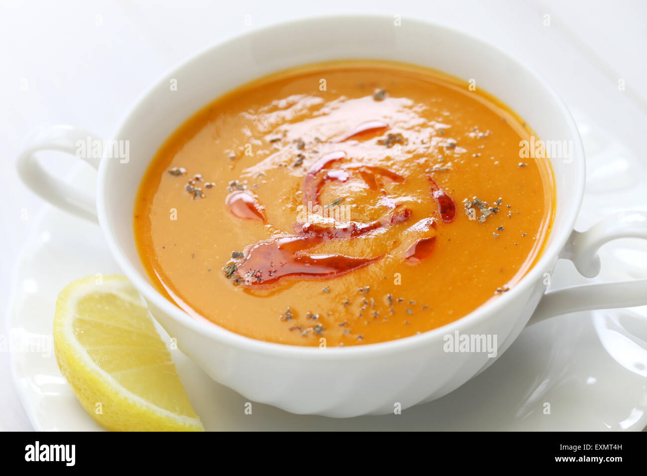 Rosso, zuppa di lenticchie, mercimek corbasi, cucina turca Foto Stock