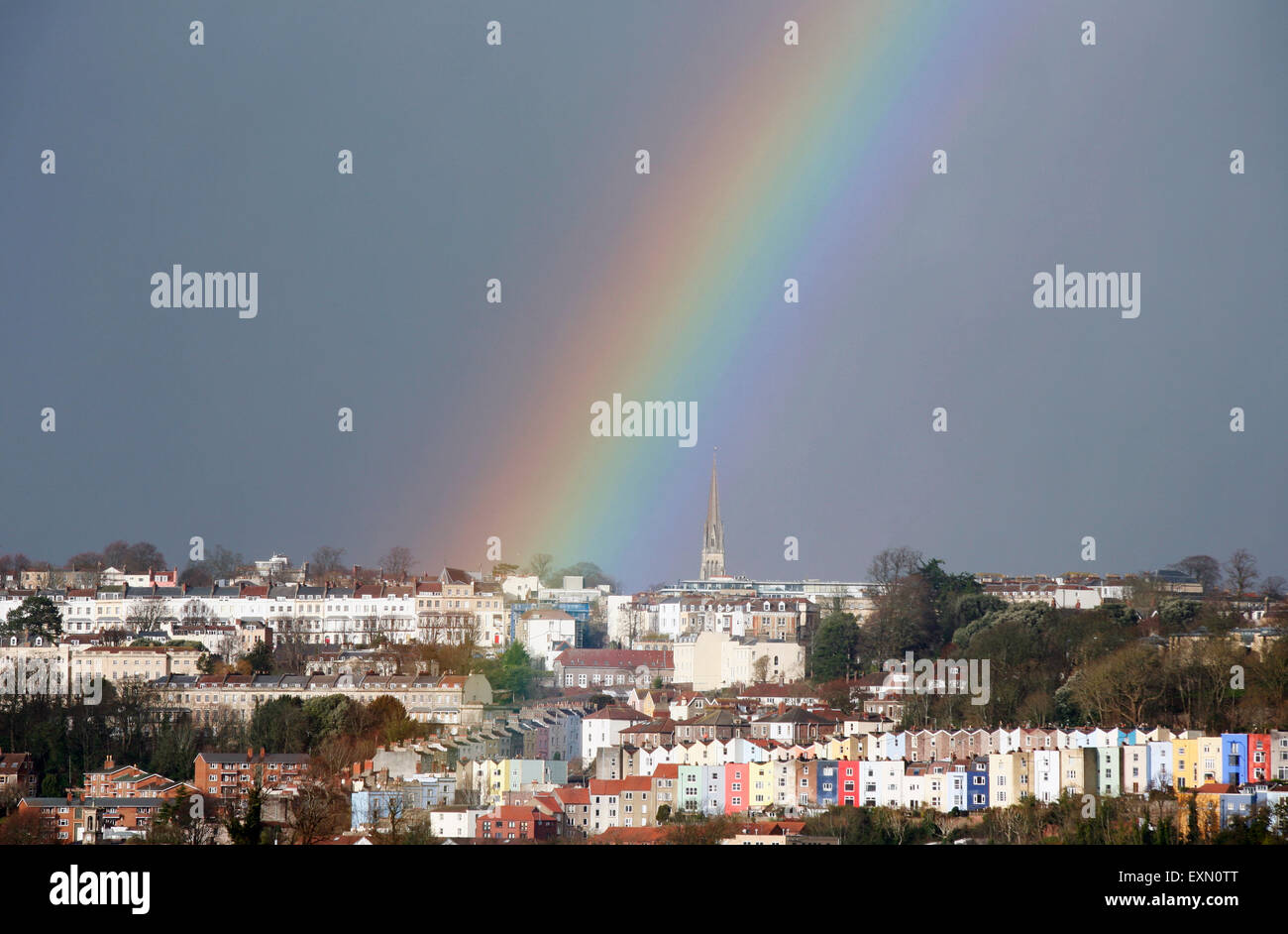 Rainbow su Clifton. Bristol. Regno Unito. Foto Stock