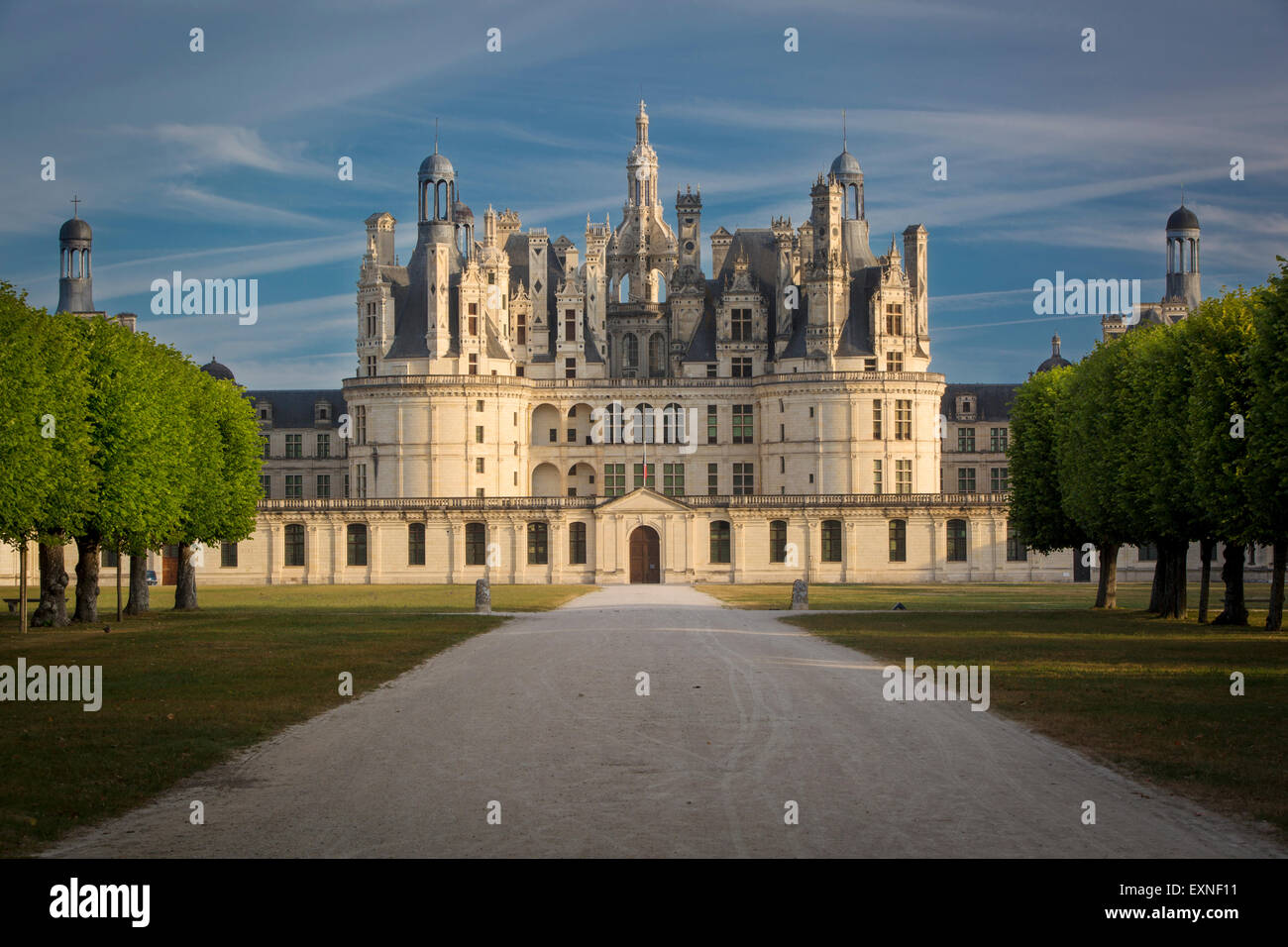 La mattina presto su Chateau de Chambord - costruito originariamente come residenza di caccia di re Francesco I, Loir-et-Cher, Centre, Francia Foto Stock