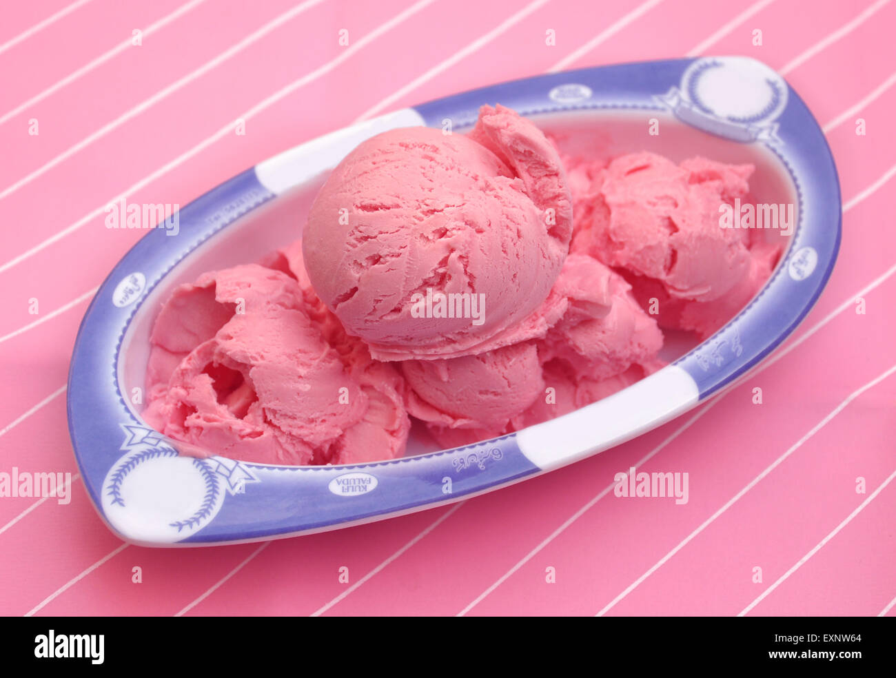 Gelato alla fragola Foto Stock