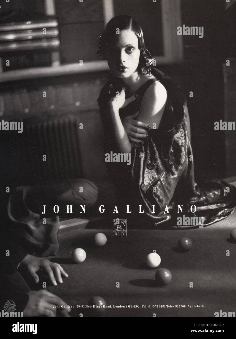 Anni Novanta REGNO UNITO John Galliano Magazine annuncio pubblicitario Foto Stock