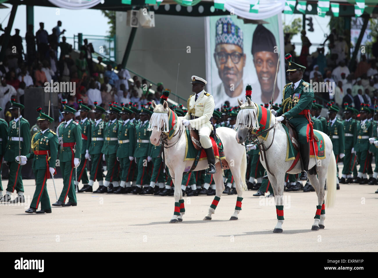 Abuja, 29 maggio 2015 durante il Presidente Mohammed buhari sworning. militare e paramilitare e per le politiche di riunire durante il presidente sworning Foto Stock