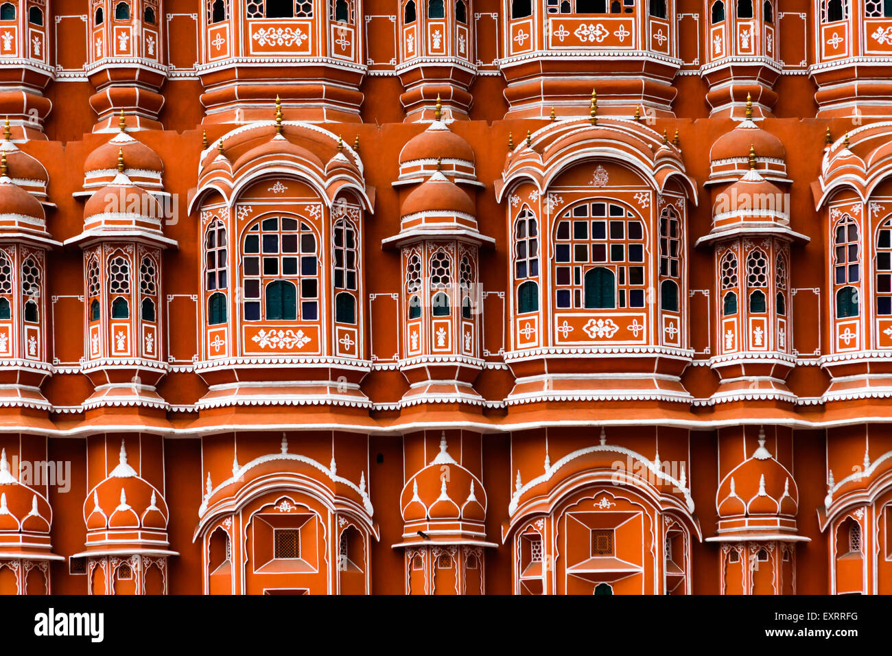 Finestre esterne dettaglio di Hawa Mahal (palazzo dei venti) a Jaipur, India. Foto Stock