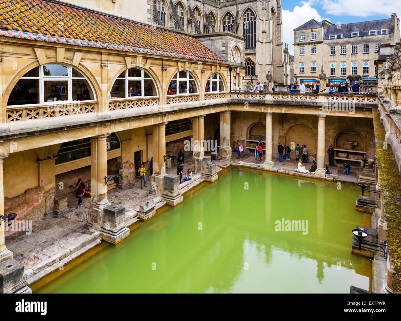 La grande vasca da bagno presso le Terme Romane in bagno, Somerset, Inghilterra, Regno Unito Foto Stock