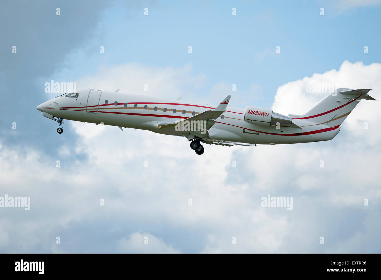 Bombardier Challenger CRJ 200ER di volare per Portland USA dall'aeroporto di Inverness, Scotland. SCO 9963. Foto Stock