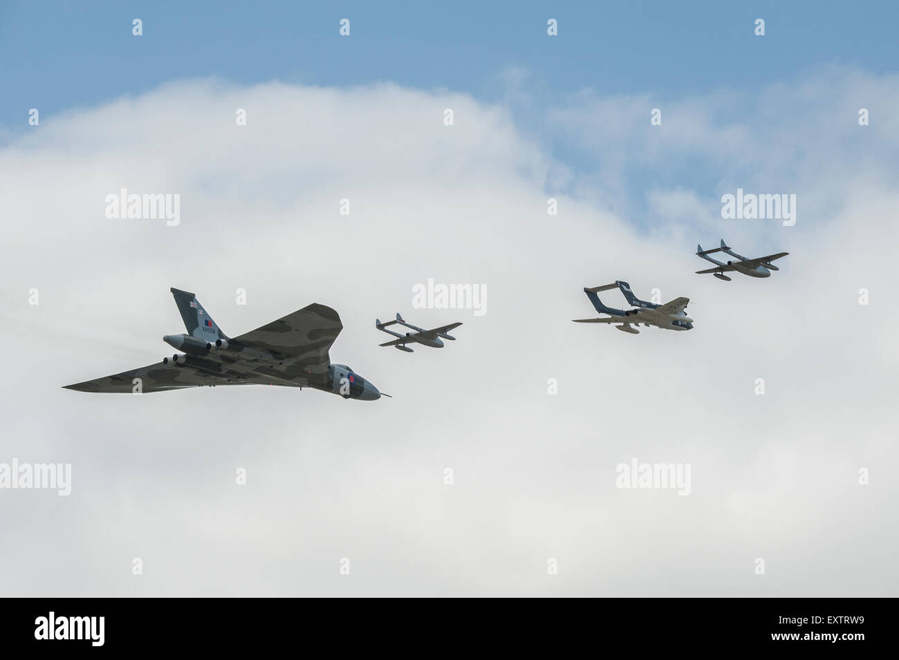 Vulcan bombardiere B2, Sea Vixen FAW2 e Vampire FB52 volare in formazione Foto Stock