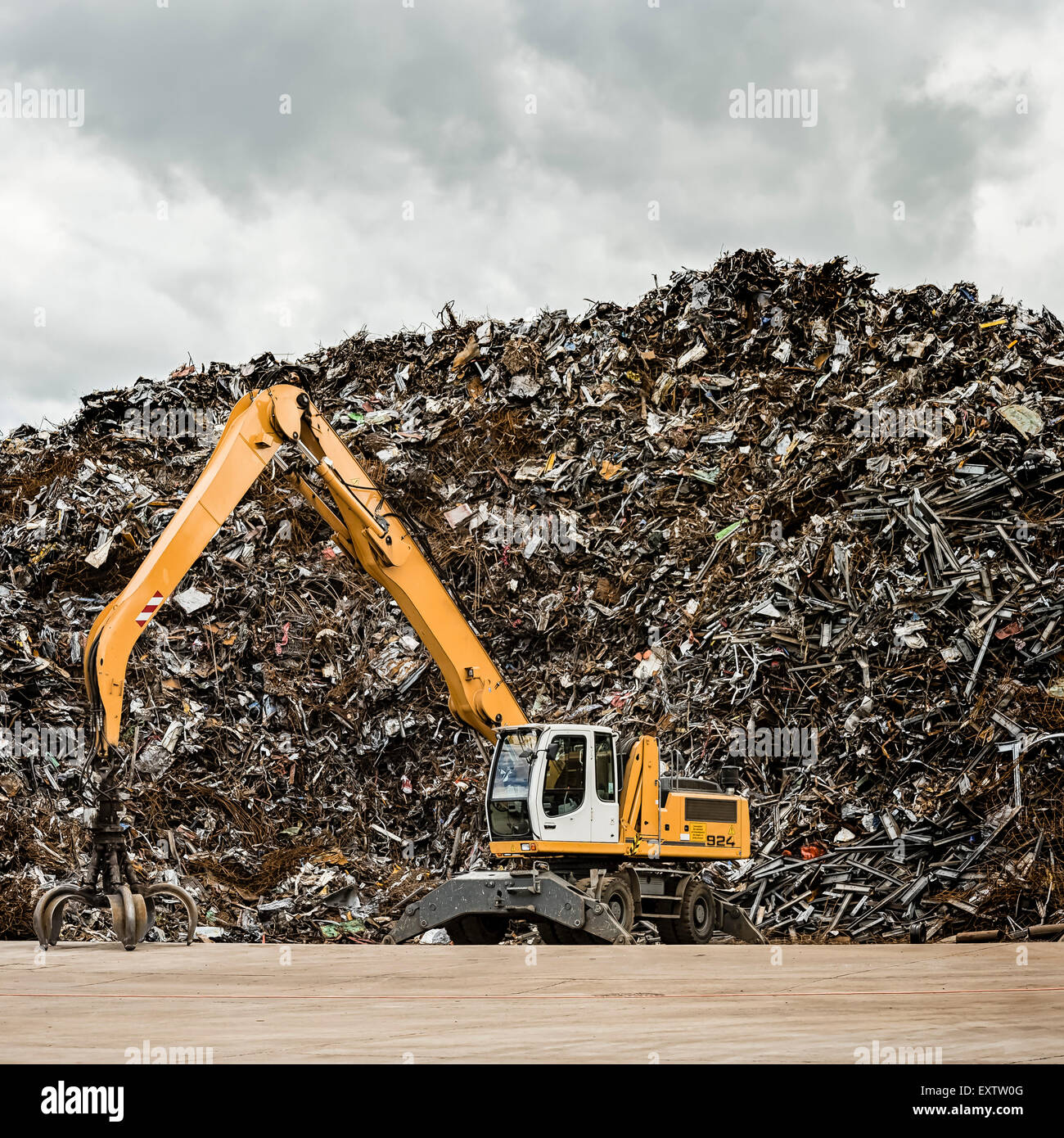 Cantiere di riciclaggio ad Amburgo, Germania, rottami di metallo Foto Stock