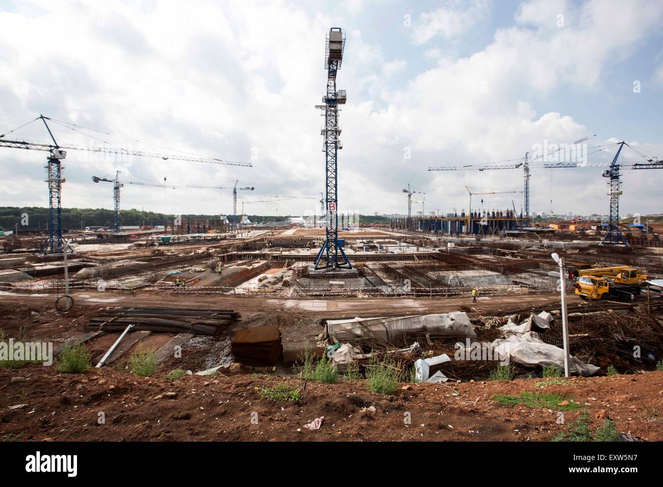 Samara. 16 Luglio, 2015. Foto scattata a luglio 16, 2015 mostra il cantiere per la costruzione dello stadio per il 2018 Coppa del Mondo a Samara, Russia. La Russia ospiterà la Coppa del Mondo FIFA Soccer torneo nel 2018. © Li Ming/Xinhua/Alamy Live News Foto Stock