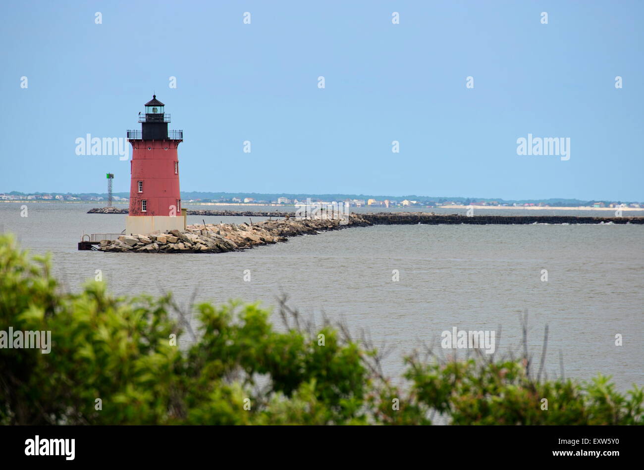 Fondato nel 1885, il Delaware Breakwater Lighthouse di Cape Henlopen è uno dei fari più antichi del Delaware. Foto Stock