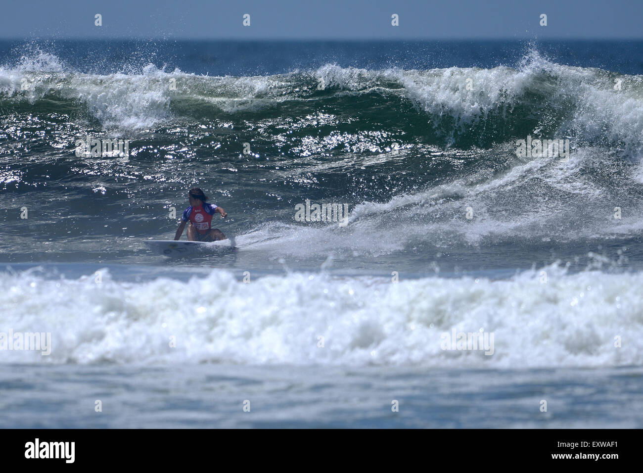 Kaigan Kugenuma, Kanagawa, Giappone. Il 15 luglio 2015. Guy Sato (JPN), 15 luglio 2015 - Surf : Mondo Surf League (WSL) Serie di qualifica, Murasaki Sport presenta Shonan aperto a Kugenuma Kaigan, Kanagawa, Giappone. © AFLO SPORT/Alamy Live News Foto Stock