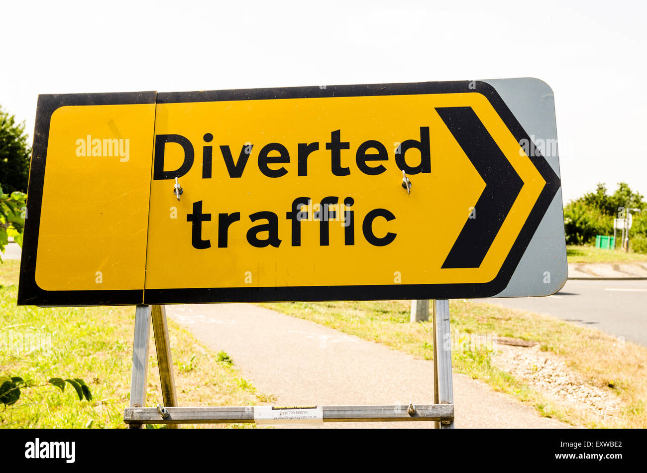 Segno per il traffico deviato, andare in questo modo. Foto Stock