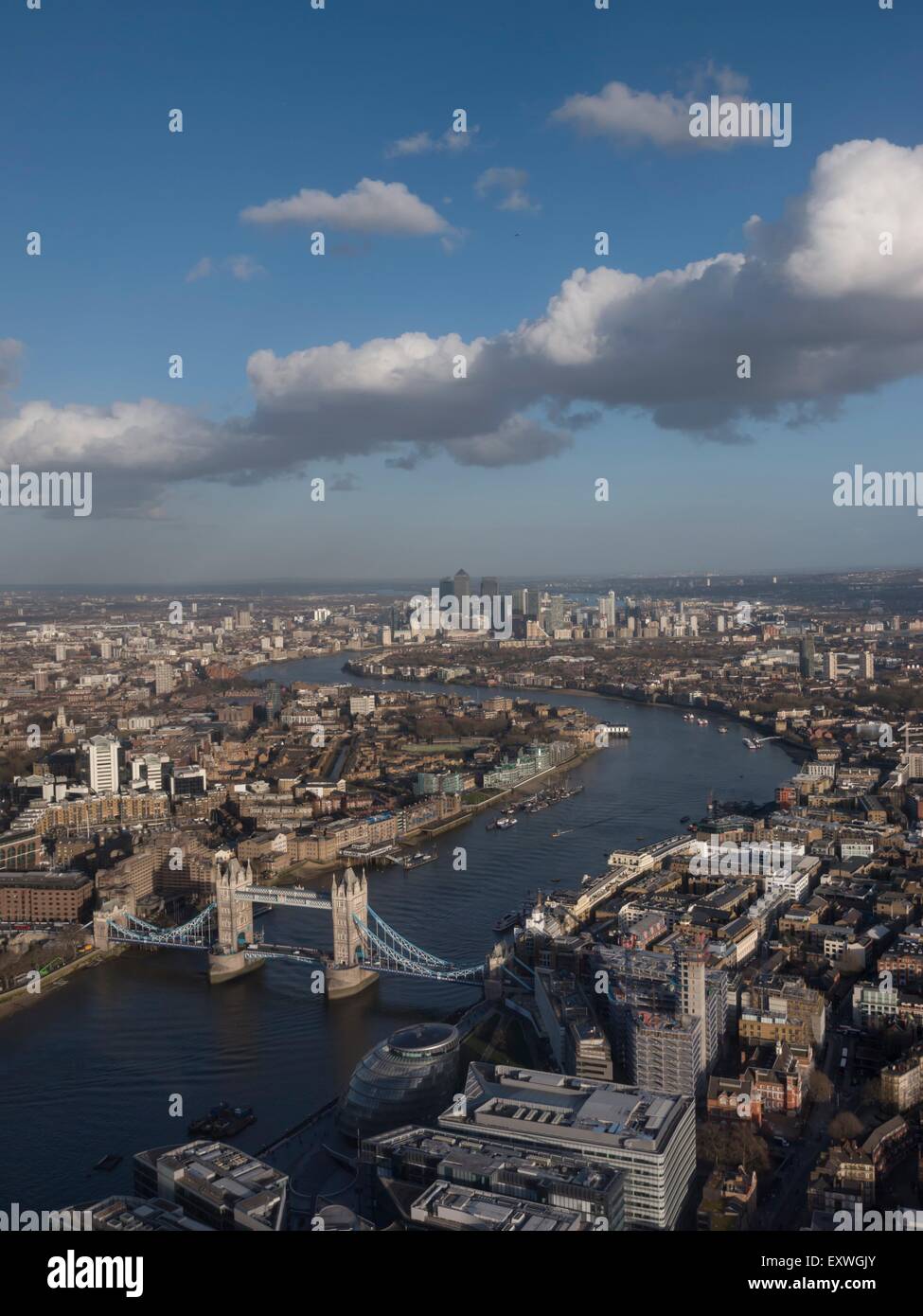 Skyline con il Tower Bridge di Londra, Regno Unito Foto Stock