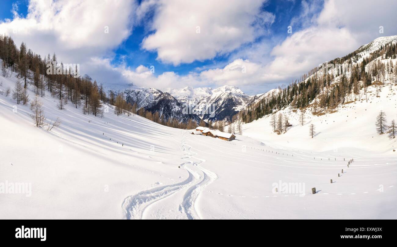 Alp hut in snow, Hafeichtalm, Radstaedter Tauern, Pongau, Salzburger Land Austria, Europa Foto Stock