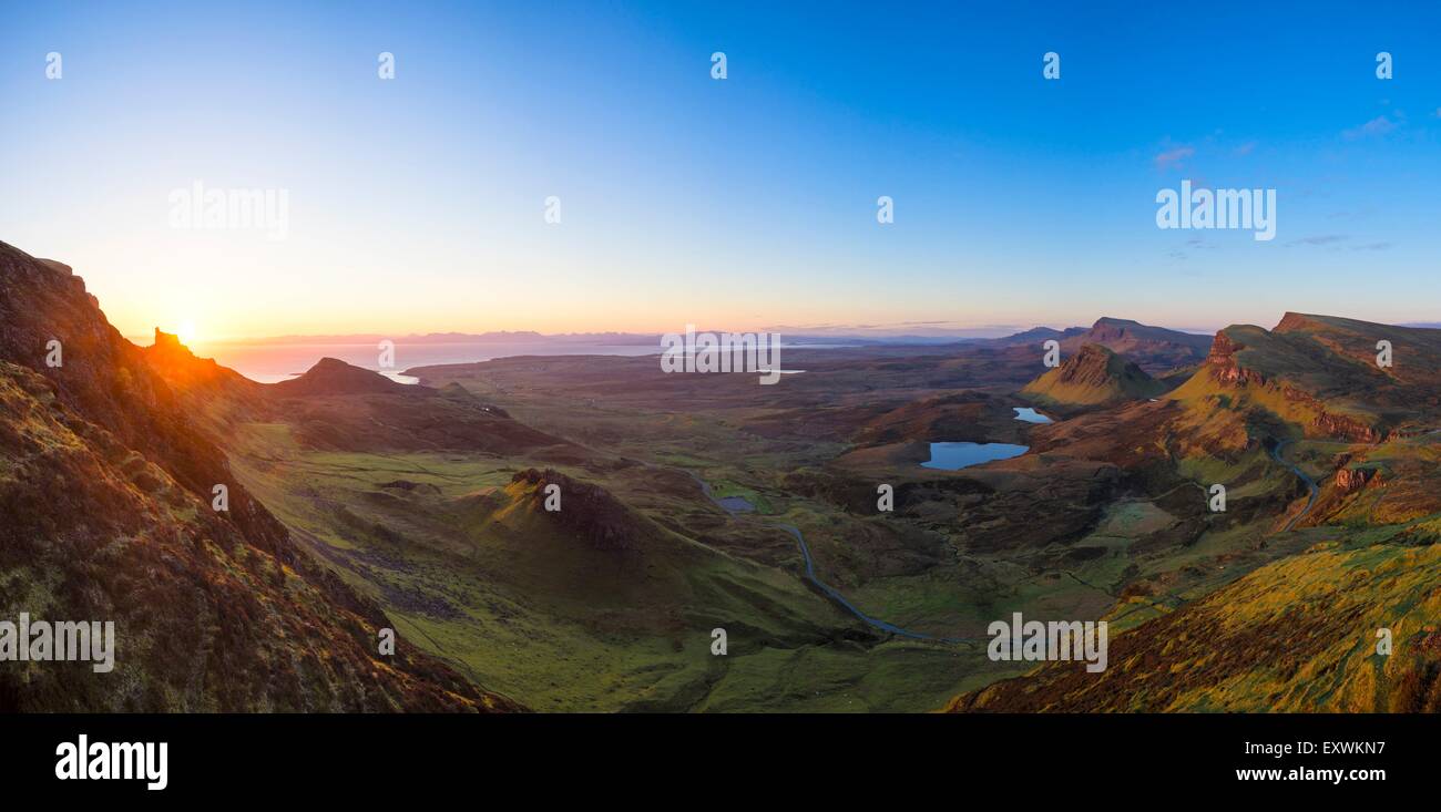 Sunrise a Quiraing, Isola di Skye in Scozia Foto Stock