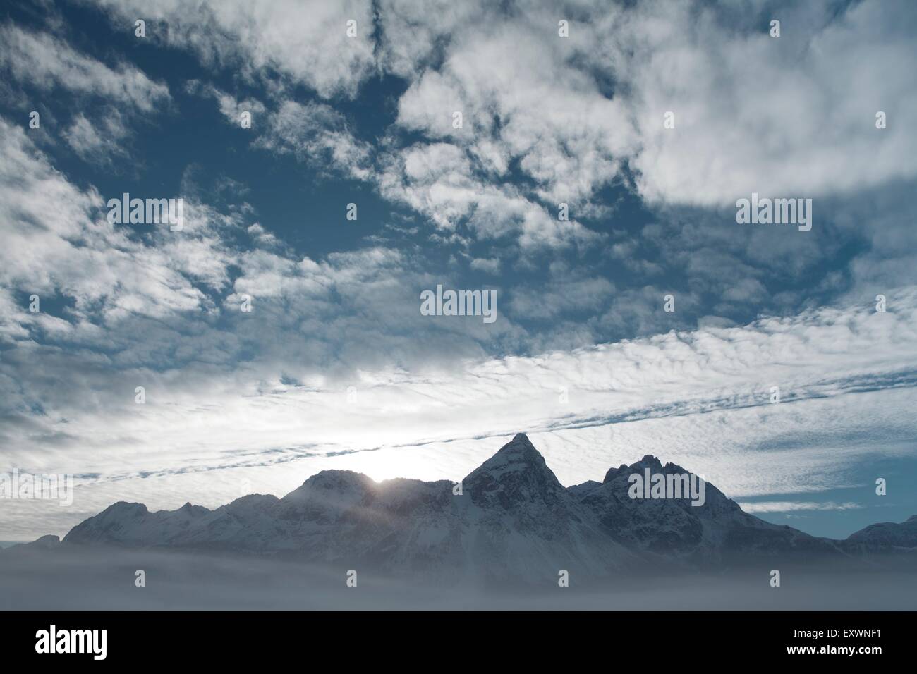 Sunrise al di sopra del Ehrwald Sonnenspitze, Tirolo, Austria Foto Stock