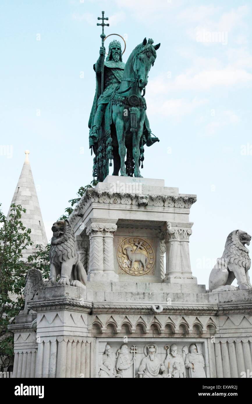 Statua equestre al Castello di Buda, Budapest, Ungheria Foto Stock