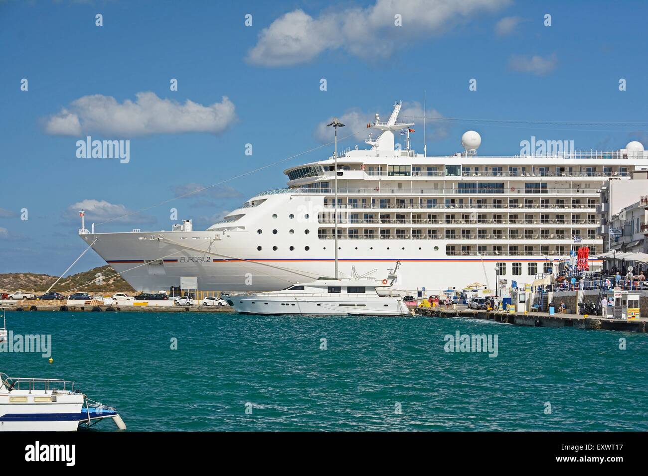 La nave di crociera Europa 2 in porto, Agios Nikolaos, Creta, Grecia, Europa Foto Stock