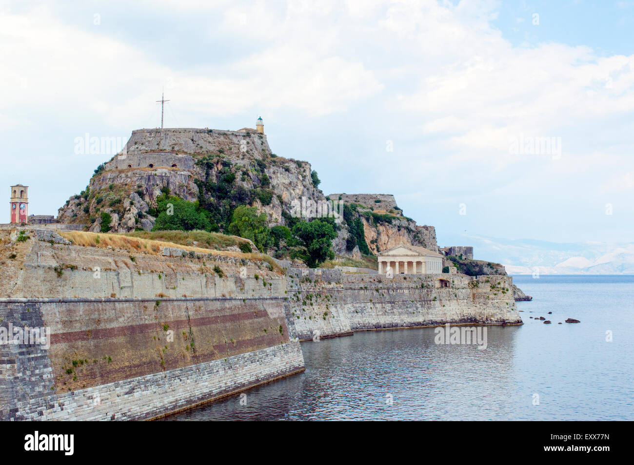 Vista in nuova fortezza di Corfù in Grecia in un giorno nuvoloso Foto Stock