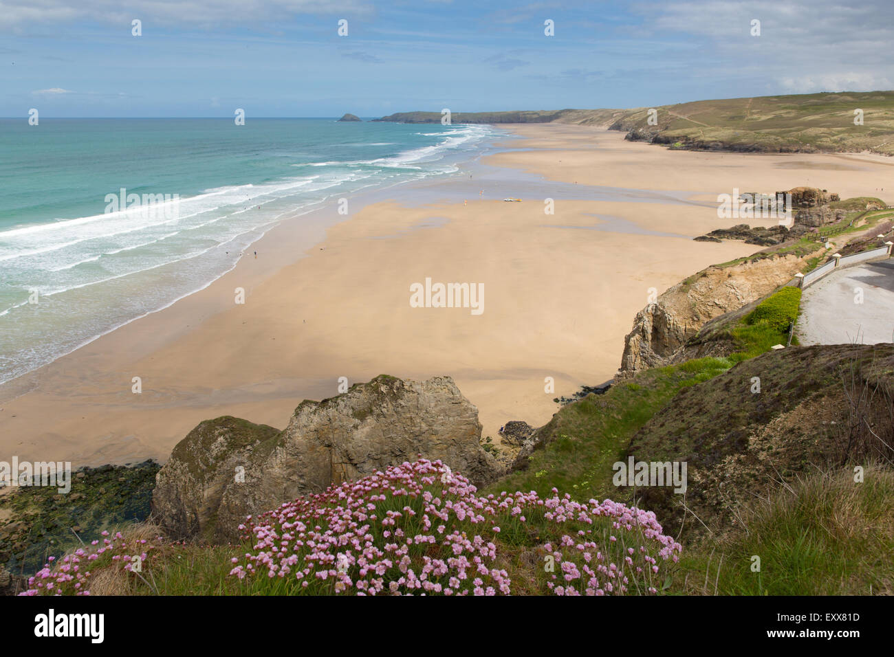 Perranporth beach North Cornwall Inghilterra UK best Cornish spiagge per il surf Foto Stock