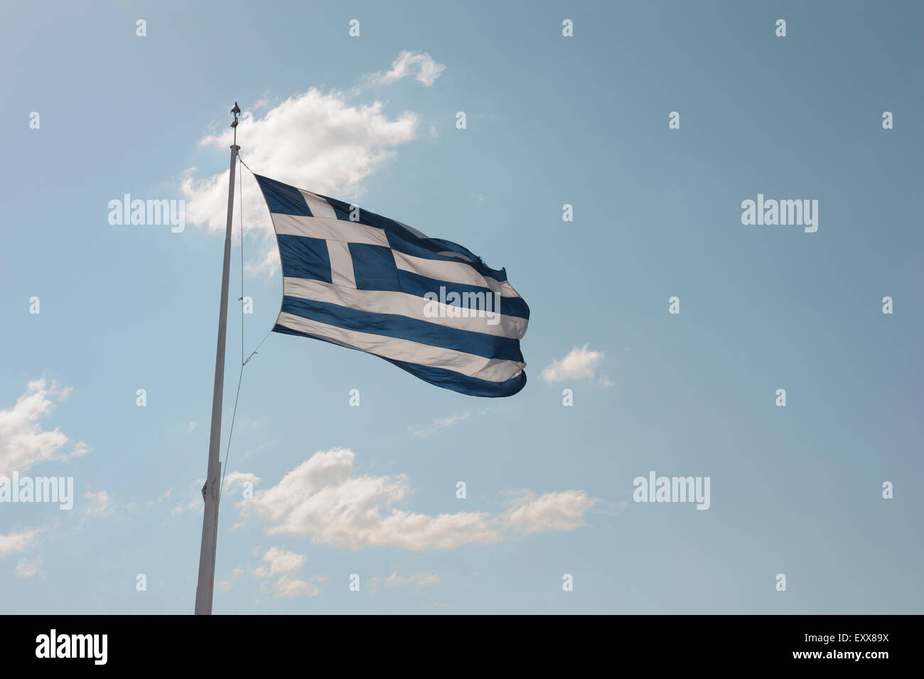 Nazionale greca con bandiera blu cielo Foto Stock