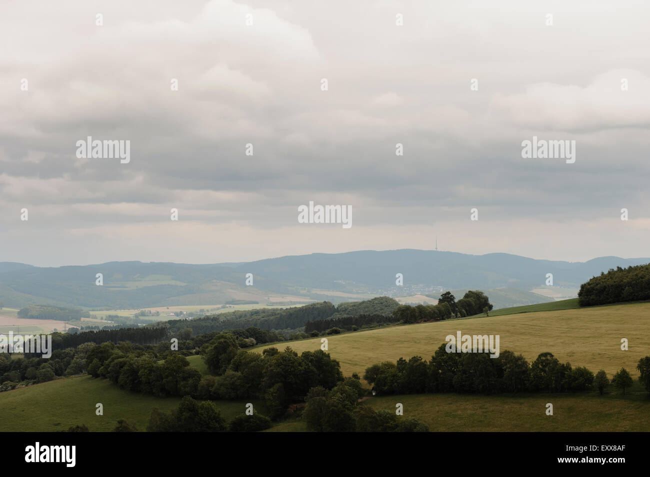 Campagna tedesca vista villaggio fredeburg Foto Stock