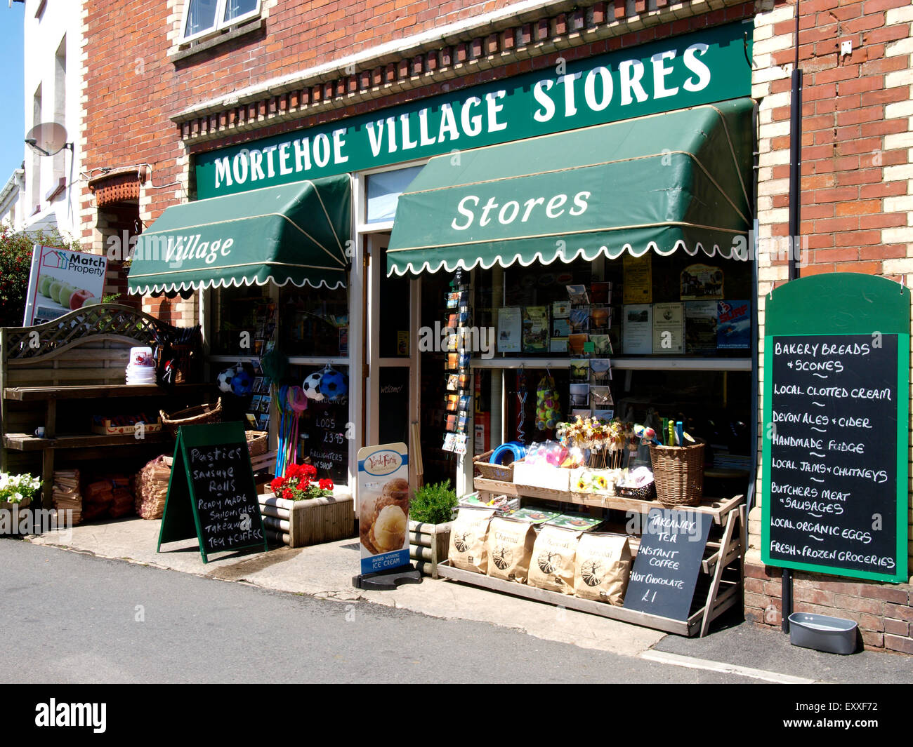 Villaggio Mortehoe memorizza, Woolacombe, Devon, Regno Unito Foto Stock