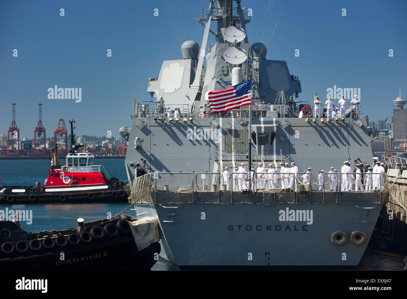 Stati Uniti missile destroyer USS Stockdale (DDG-106) ormeggiata nel porto di Vancouver Foto Stock