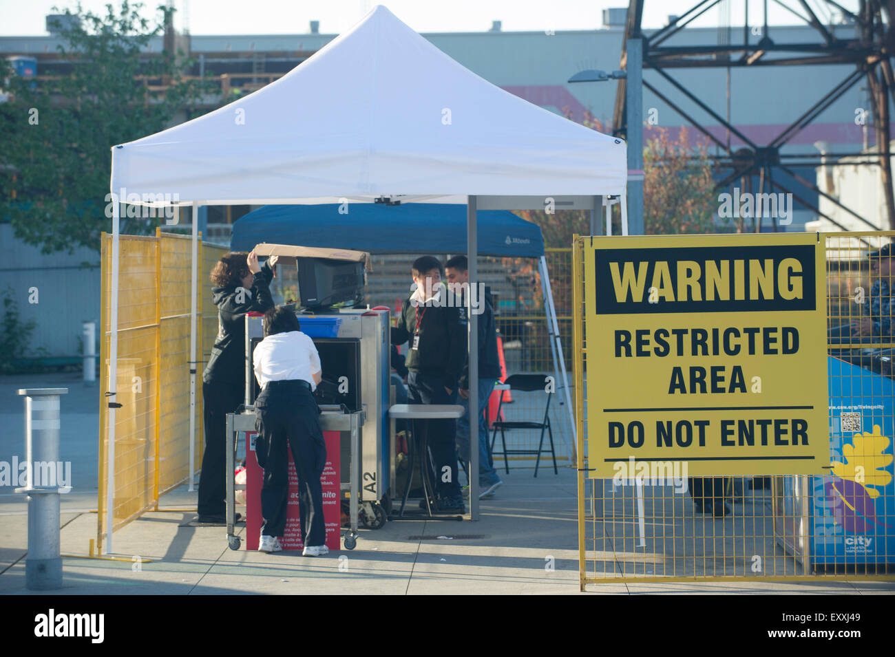 Area riservata sign e il controllo di sicurezza, Vancouver, Canada Foto Stock