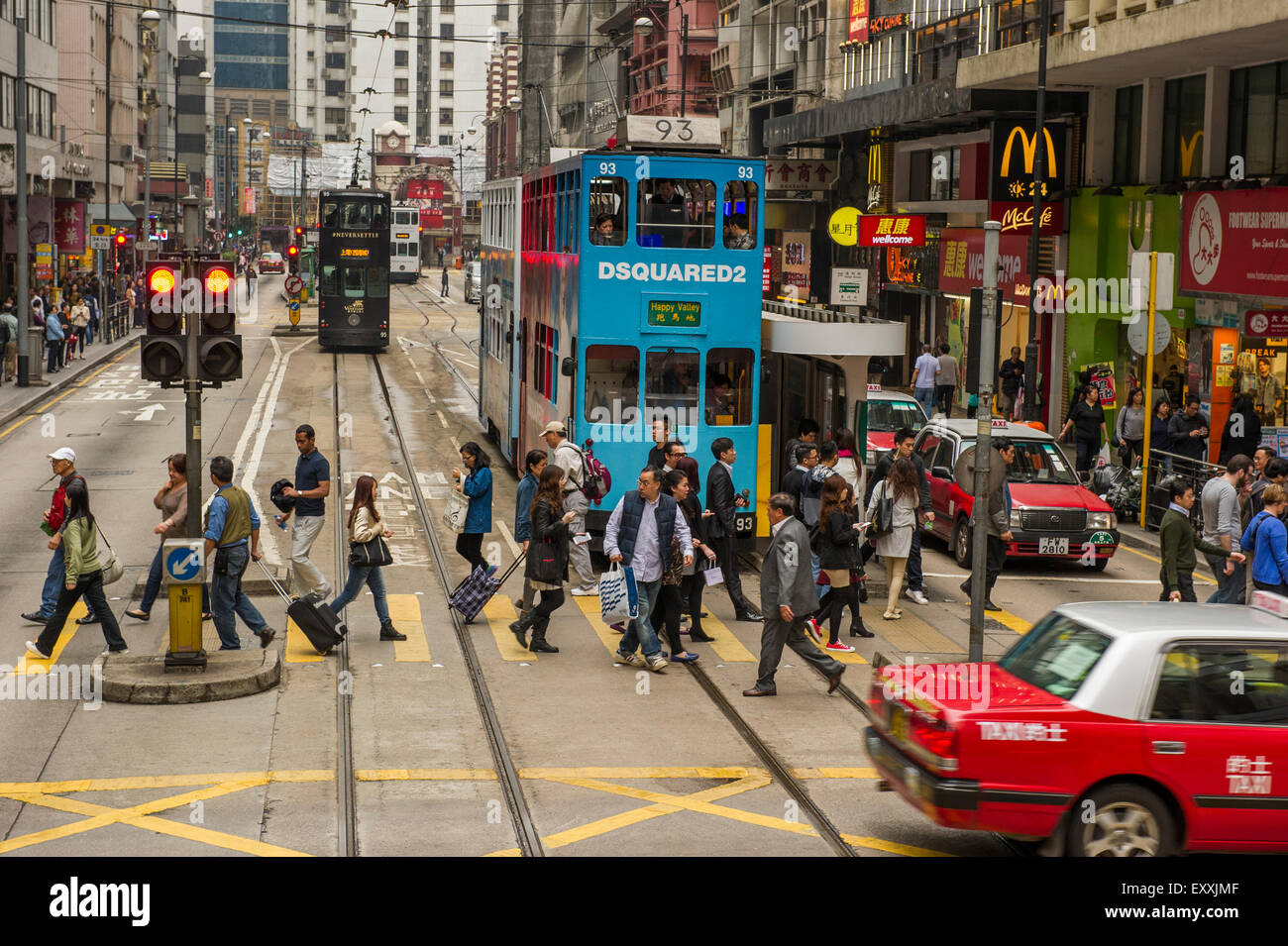 Della città di Hong Kong intersezione crosswalk, Cina Foto Stock