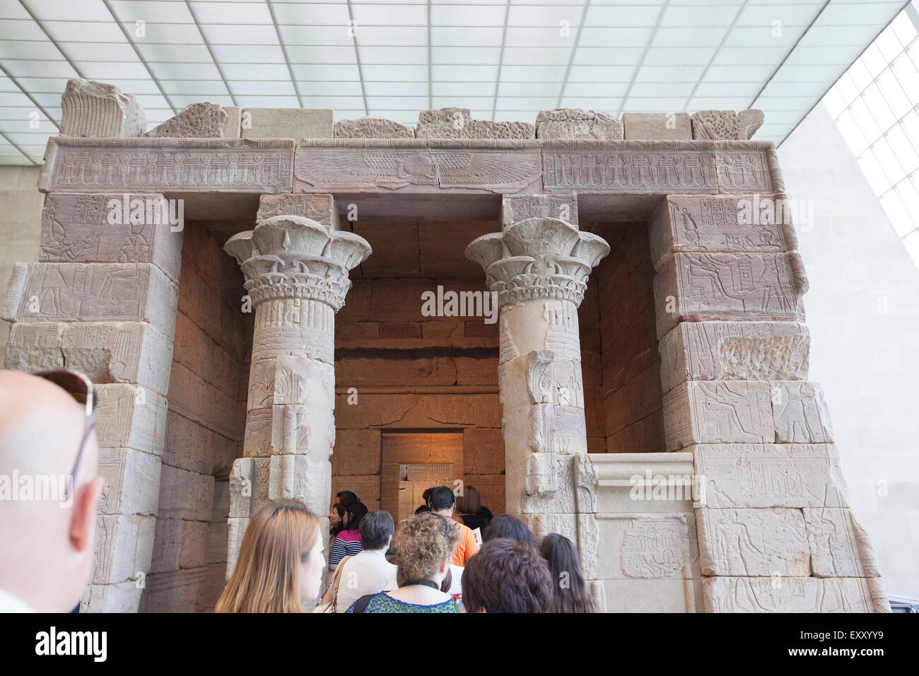 NEW YORK - 26 Maggio 2015: Il Tempio di Dendur è un tempio egizio che fu costruito dal governatore romano di Egitto, Petronio, ar Foto Stock