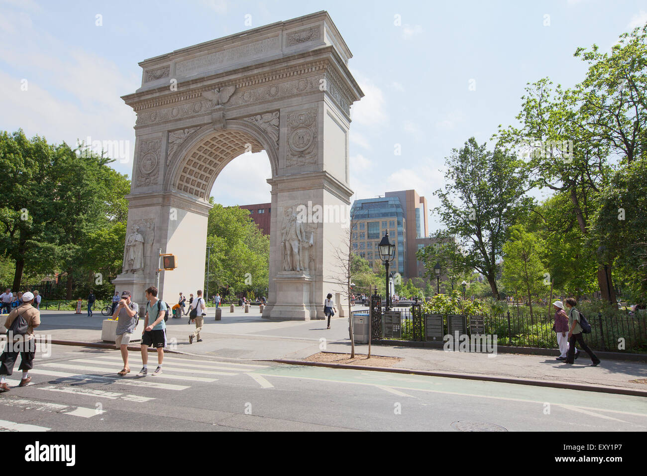 NEW YORK - 27 Maggio 2015: Washington Square Park è uno dei più noti della città di New York di parchi pubblici. A 9,75 acri , è Foto Stock