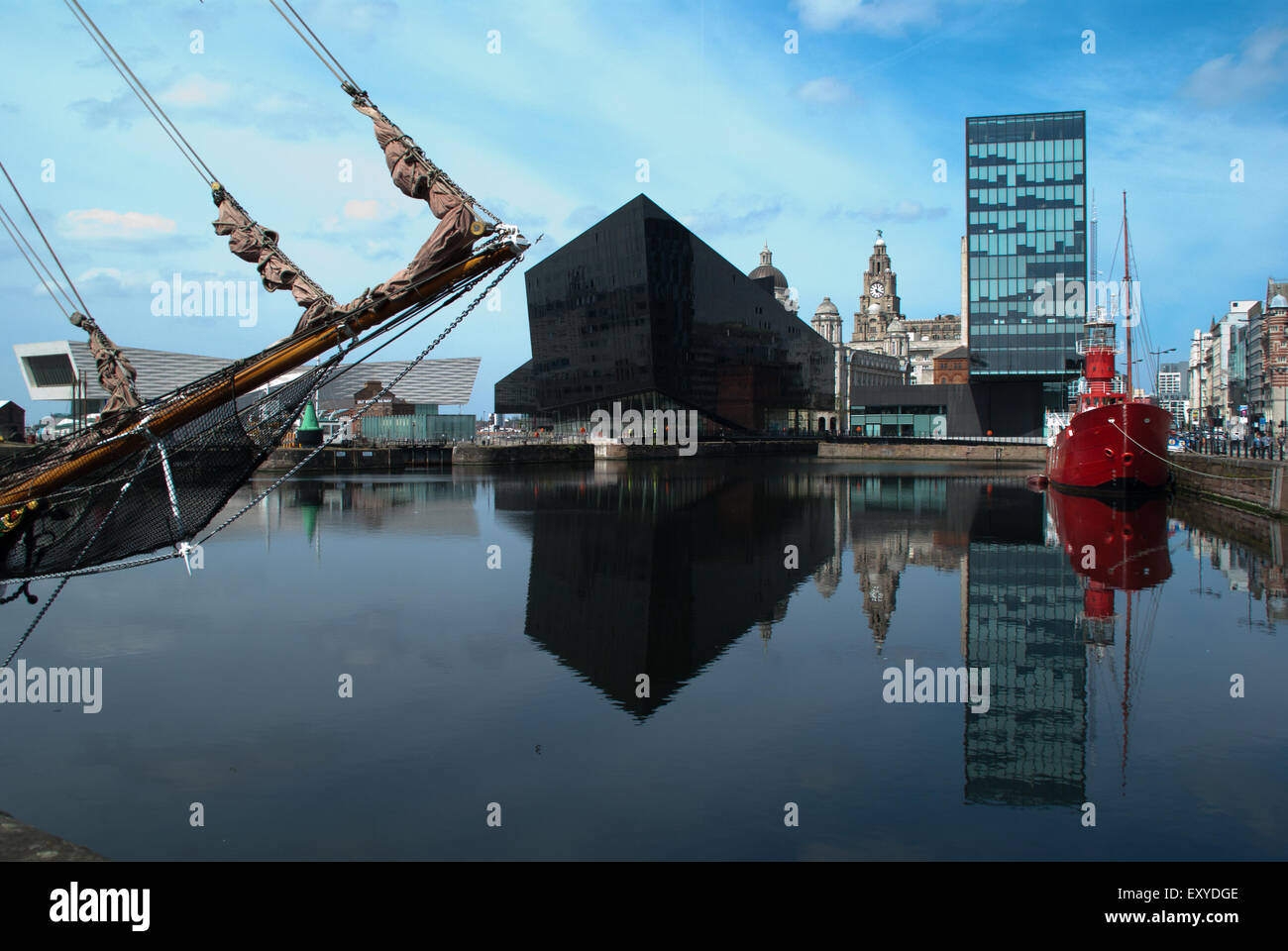 Riflessioni Canning Dock Liverpool Foto Stock