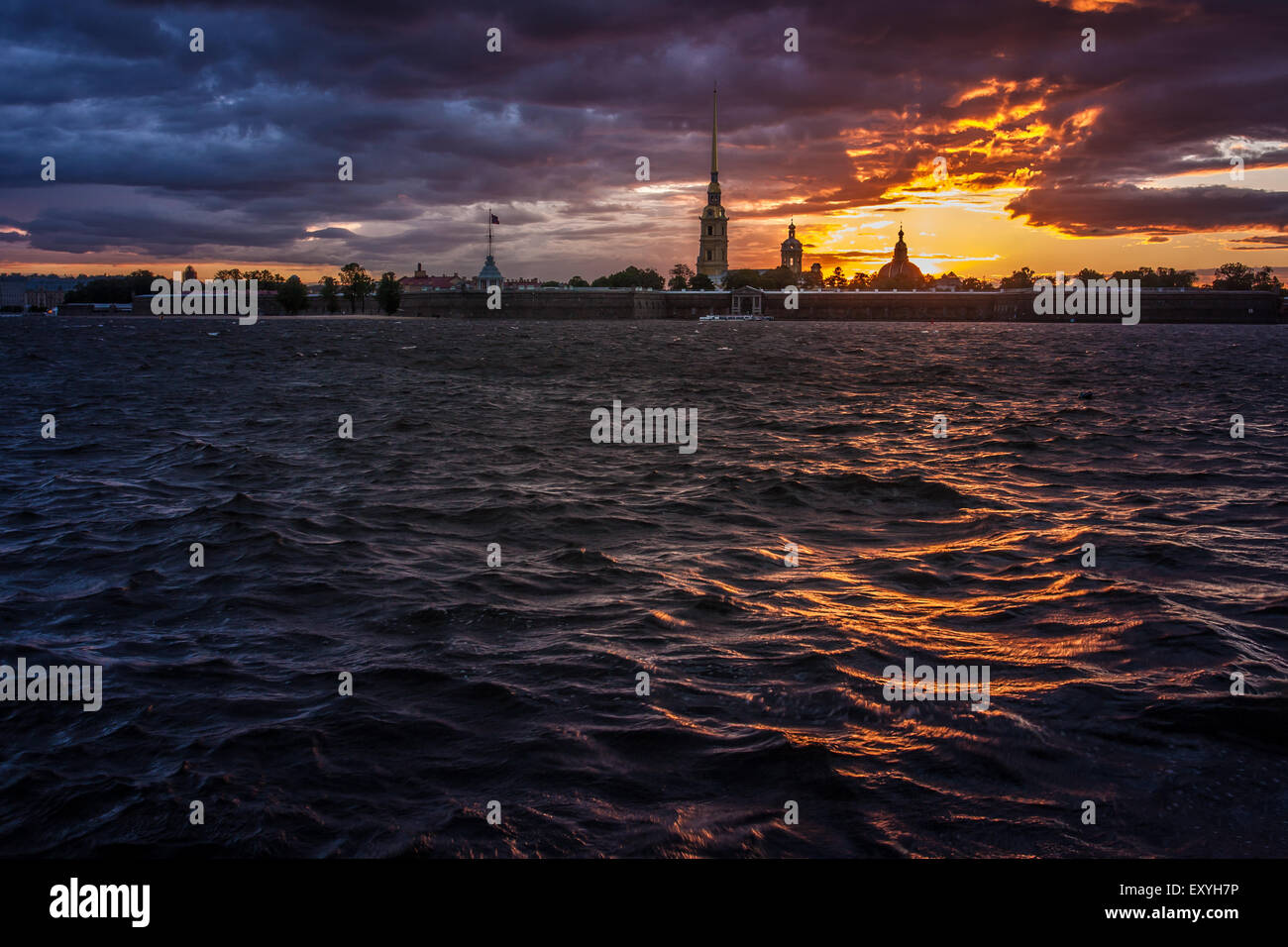 Pietro e Paolo, la cattedrale, fiume Neva, San Pietroburgo, Russia Foto Stock