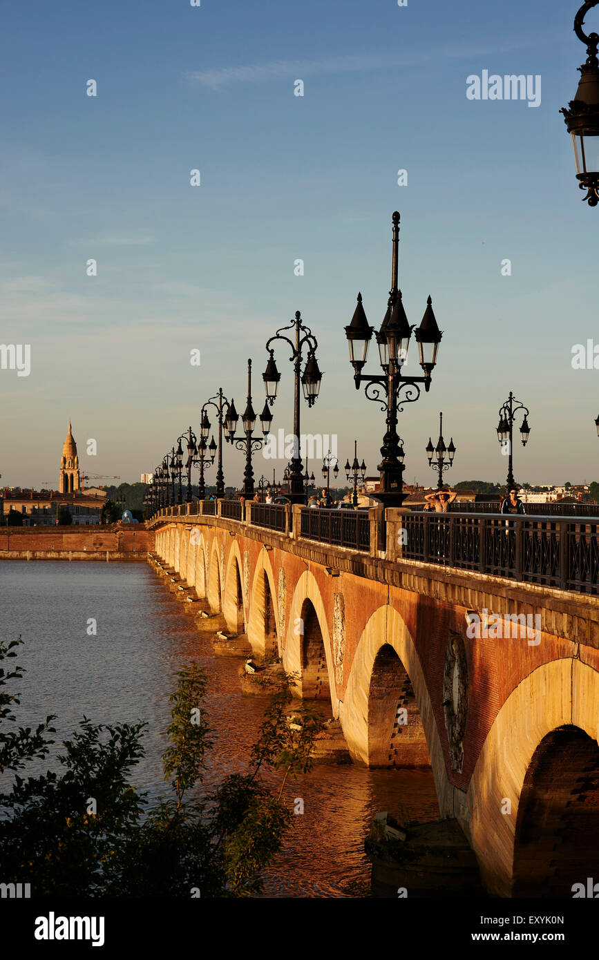 Pont de Pierre (Ponte di Pietra) Bordeaux, Gironde, Aquitania, in Francia, in Europa Foto Stock
