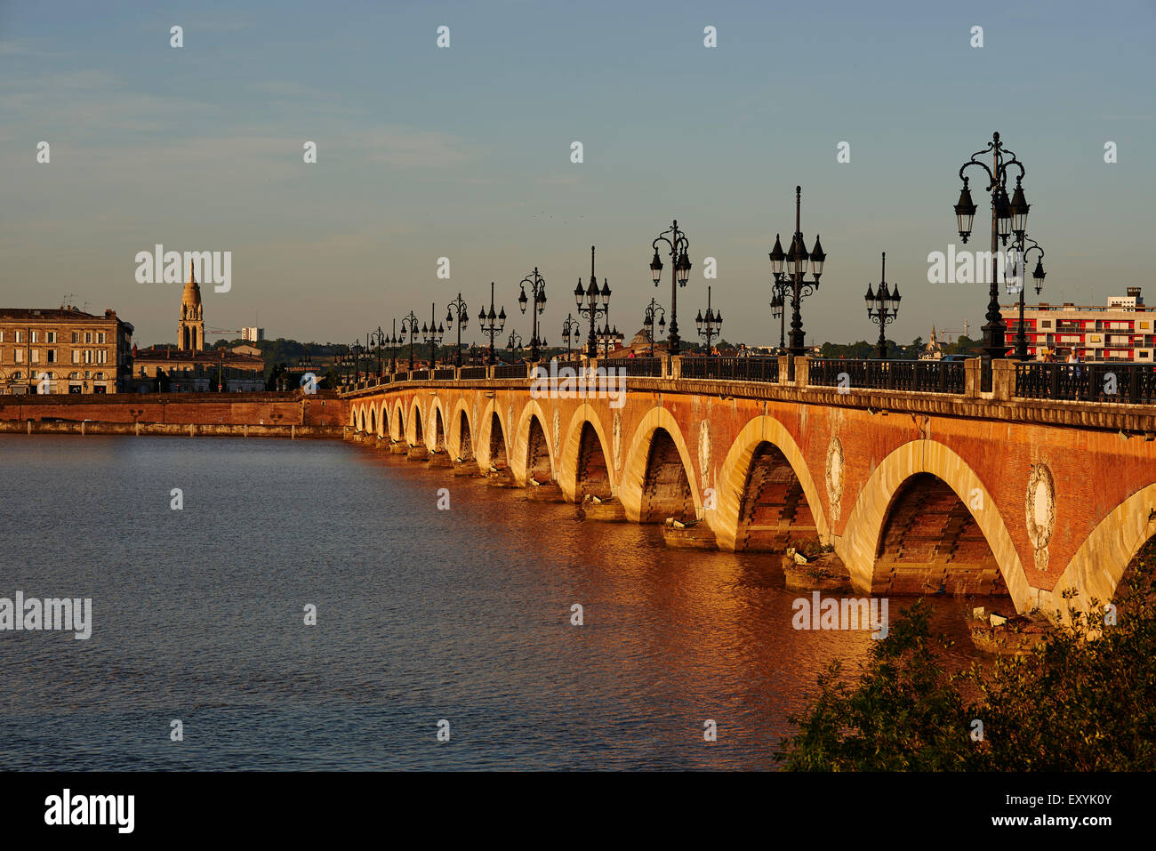 Pont de Pierre (Ponte di Pietra) Bordeaux, Gironde, Aquitania, in Francia, in Europa Foto Stock