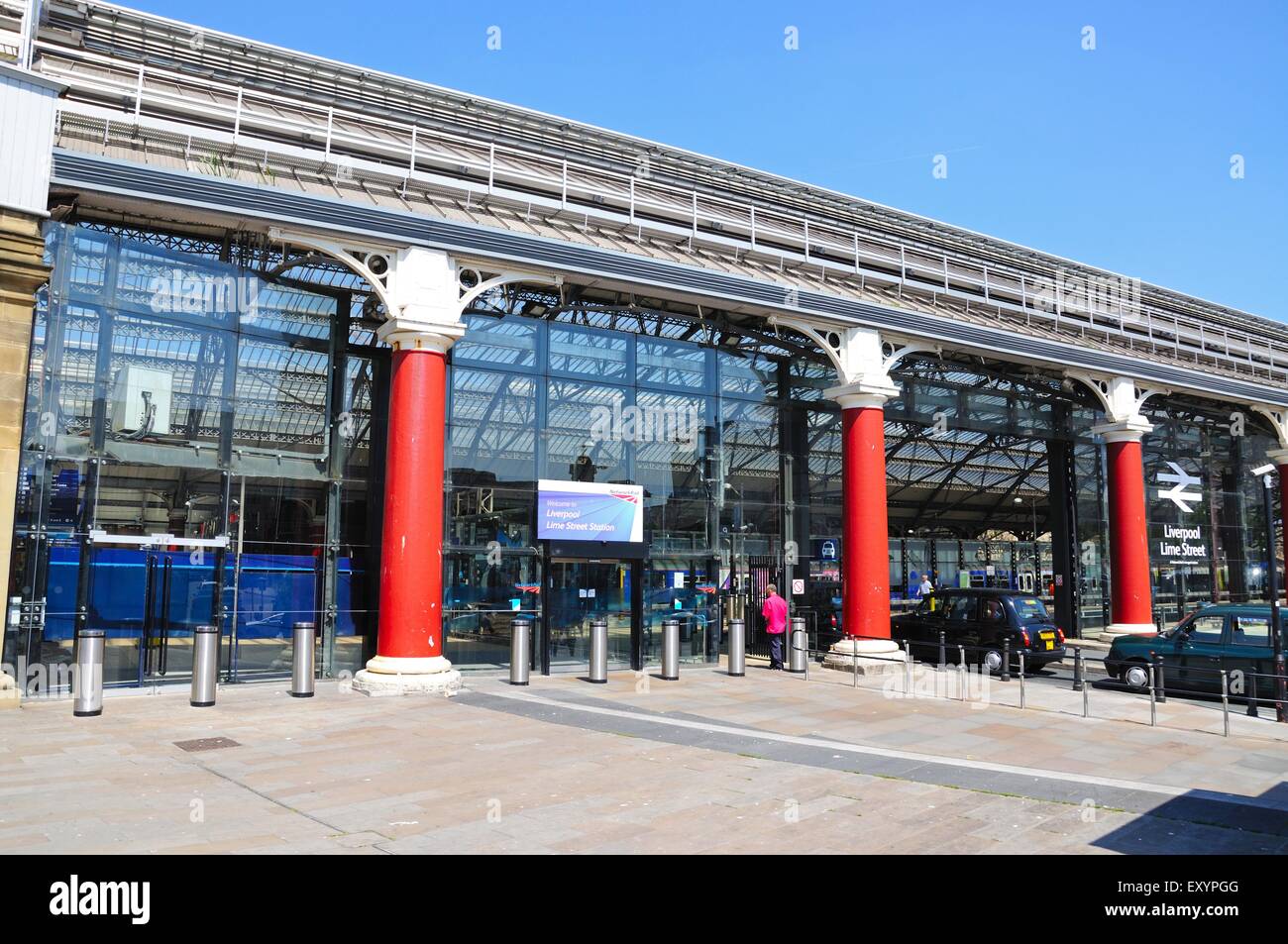 Vista laterale della stazione ferroviaria di Lime Street, Liverpool, Merseyside England, Regno Unito, Europa occidentale. Foto Stock