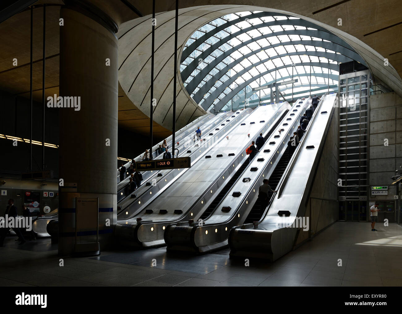 Ingresso alla stazione metropolitana Canary Wharf, Londra, Regno Unito. Foto Stock