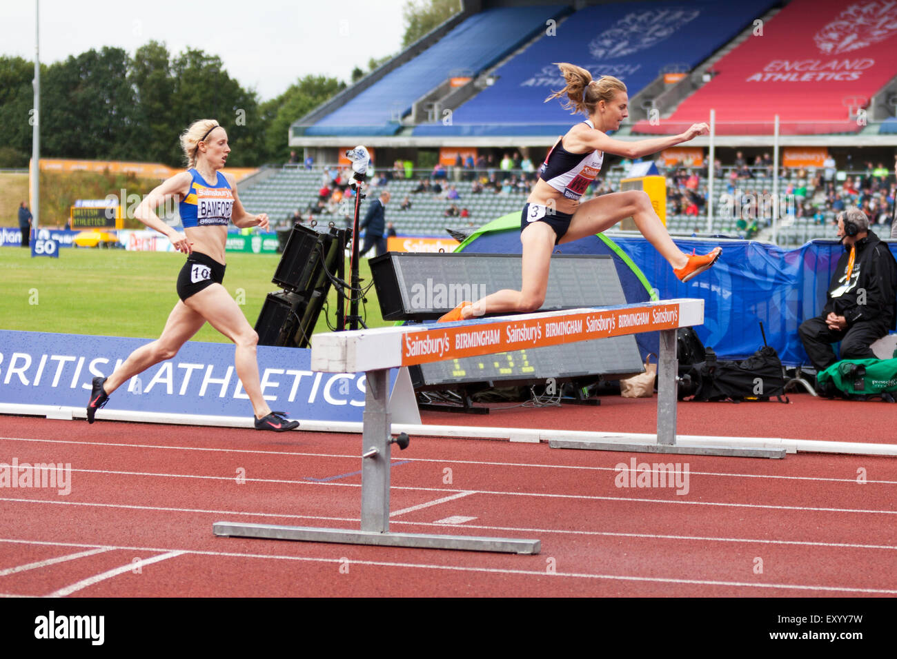 Lennie WAITE, Racheal BAMFORD donne 3000m Siepi, 2014 Sainsbury's del Campionato Britannico Birmingham Alexander Stadium Regno Unito Foto Stock