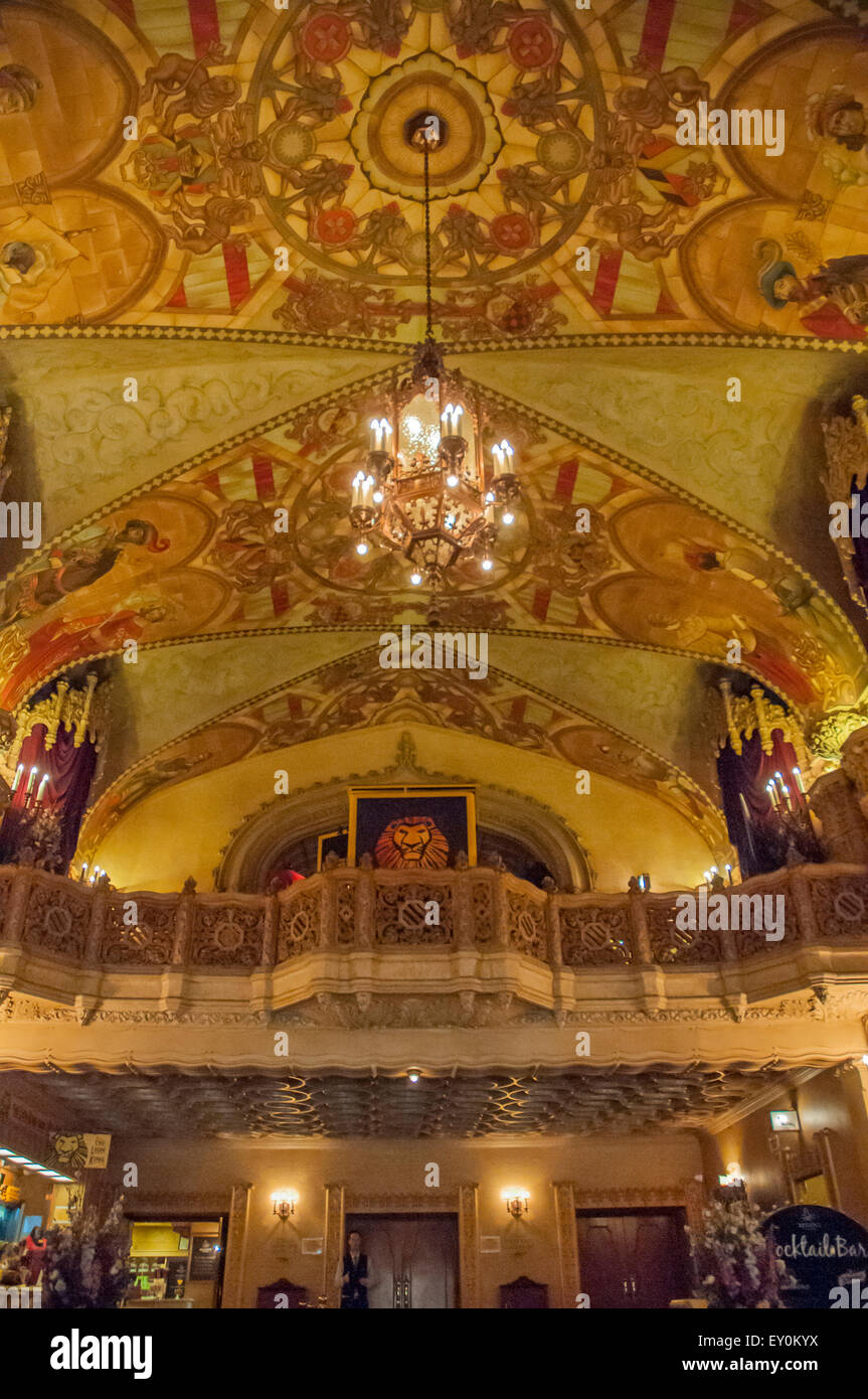Il soffitto della lobby del Regent Theatre di Collins Street, Melbourne Foto Stock