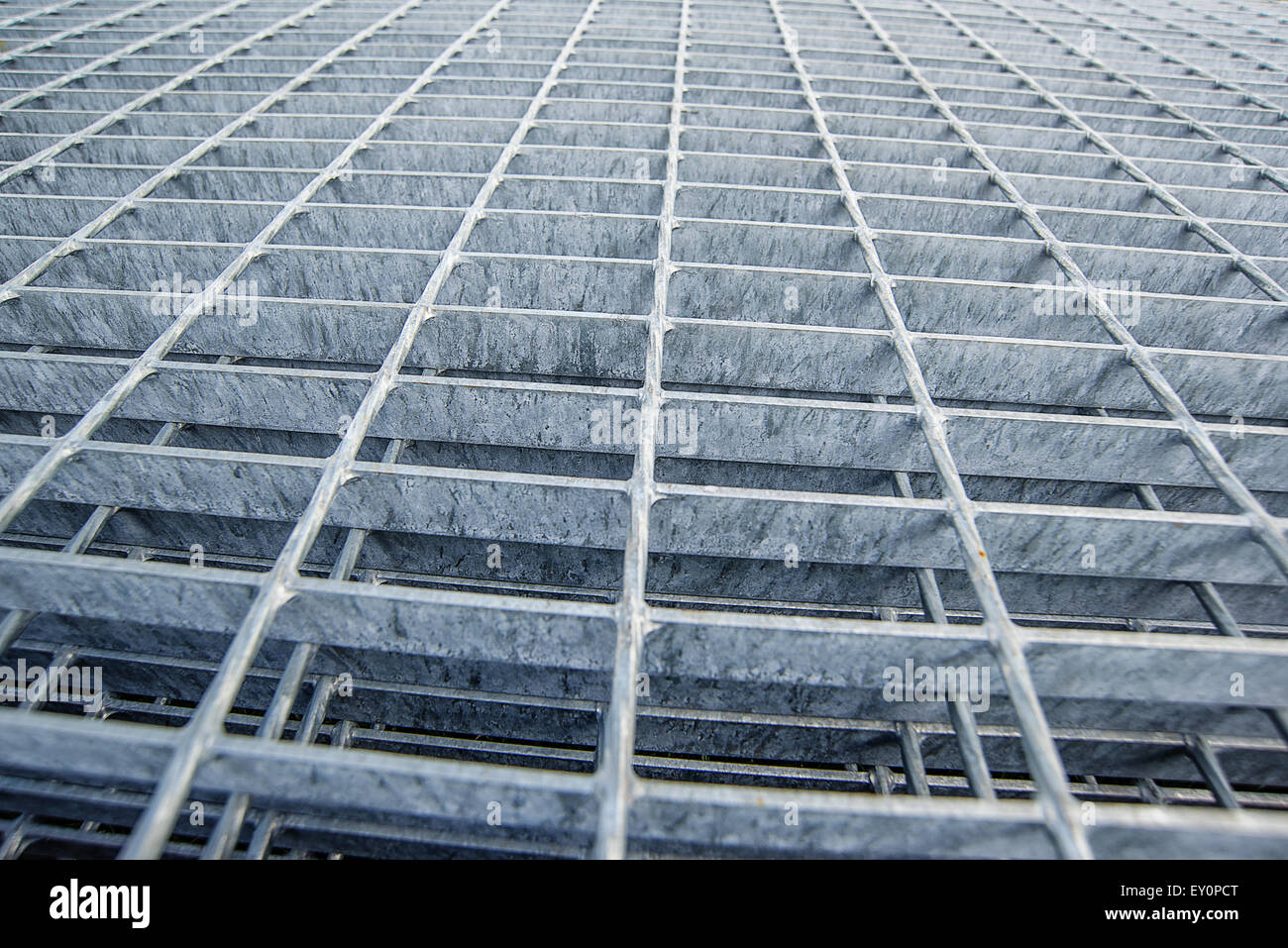 Industria di costruzione griglia metallica piastre come moderno materiale costruttivo, il Fuoco selettivo Foto Stock