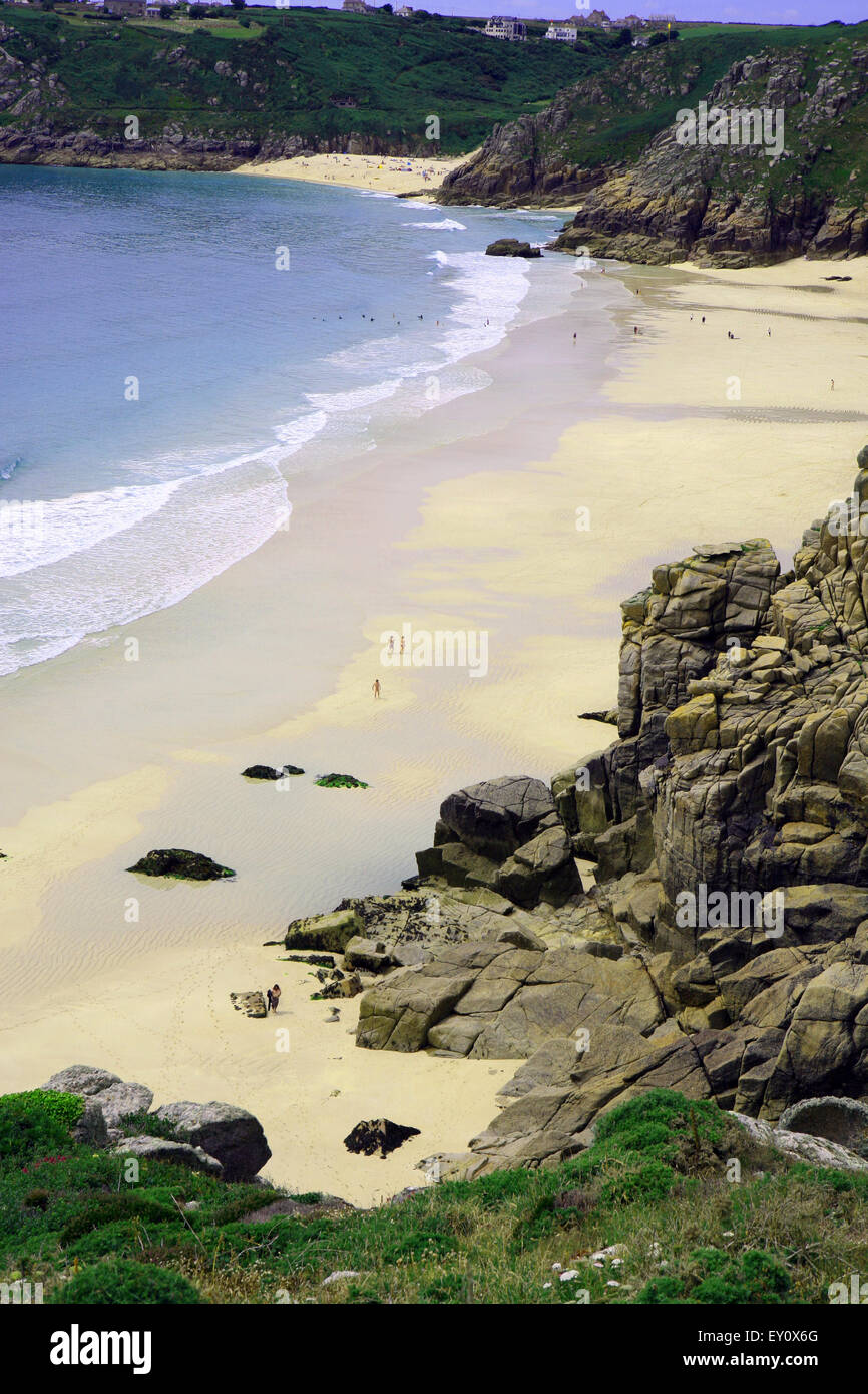 Pedn Vounder spiaggia a est di Porth Curno St Levan Cornwall Inghilterra REGNO UNITO Foto Stock