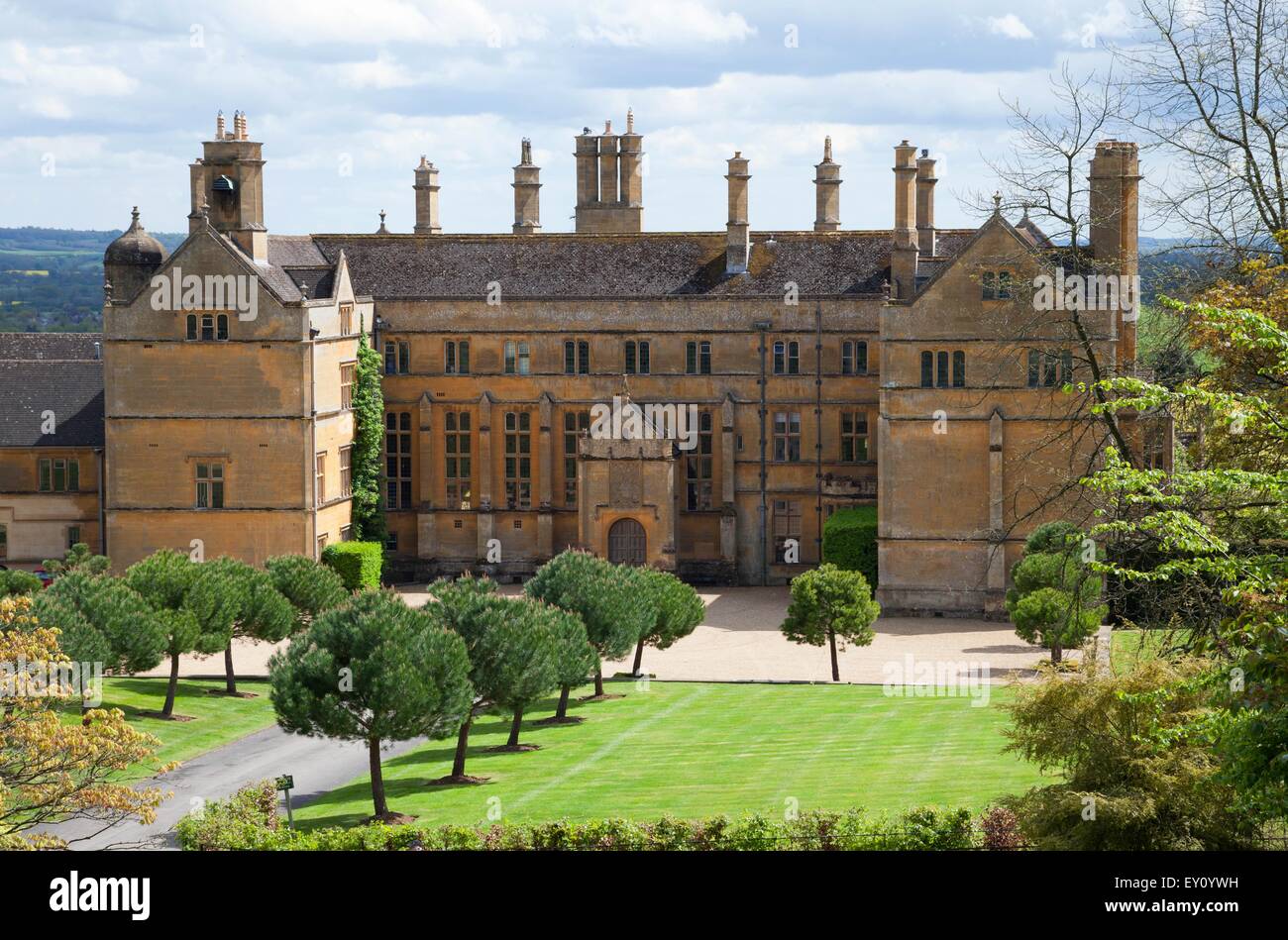 Cotswold maestosa casa in Batsford vicino a Moreton-in-Marsh, Gloucestershire, Inghilterra. Foto Stock