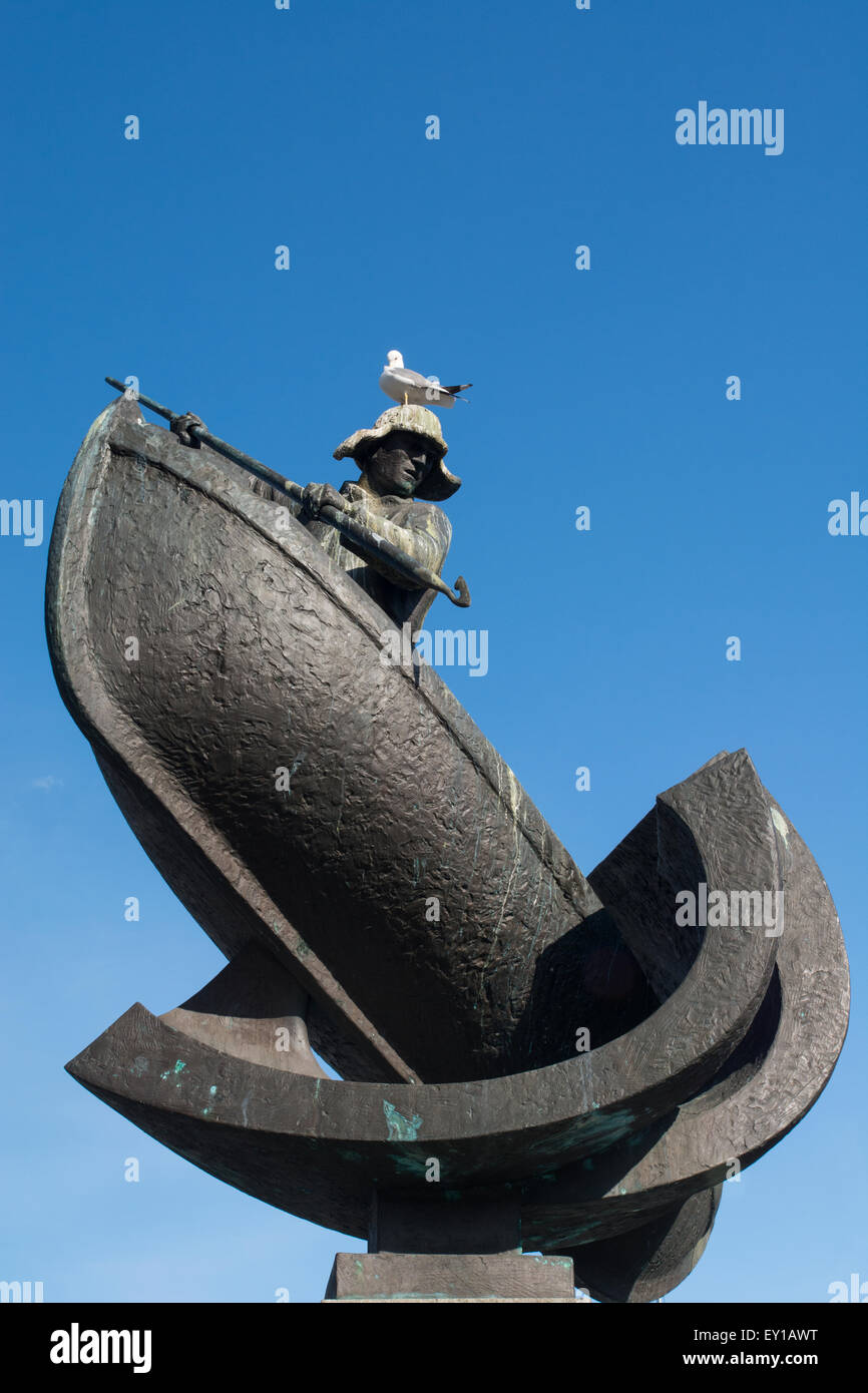 Norvegia Tromso. Mariner scultura nel centro di Tromso square. Foto Stock